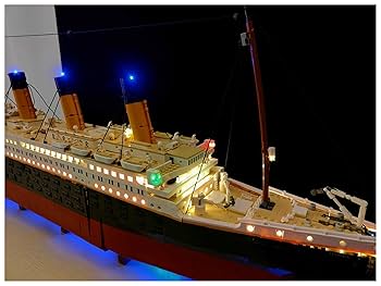 希少品！アメリカ製　　アンティーク　ディズニー　回転式スライド映写機各種 Amazon | ポーラライツ スタートレック:ディスカバリー NCC-1227